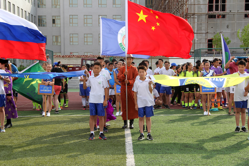 Олон улсын өсвөр үеийн хөл бөмбөгийн "Эрээн-Зам" тэмцээн эхлэв